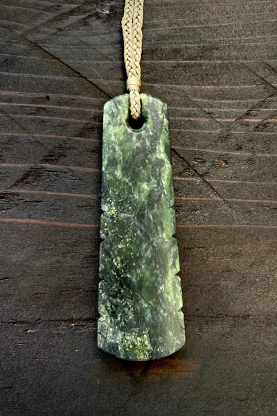 Notched Toki pounamu